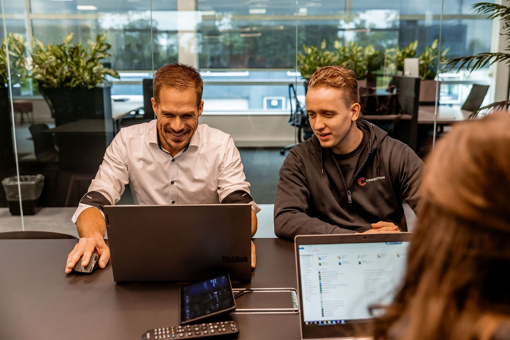 Werknemers connectium hosting en domeinnaam